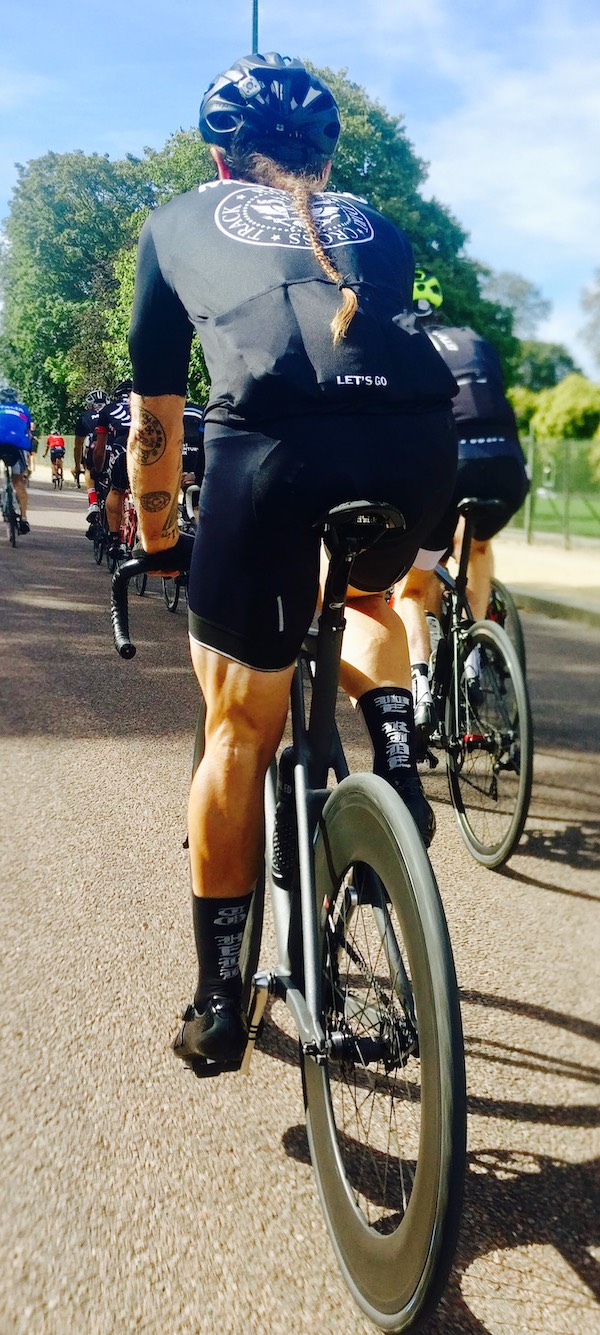 « Black Metal Rider », le nouveau boss de Longchamp | 3bikes.fr votre ...