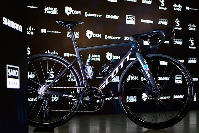 Les premieres photos des nouveaux velos Scott de l equipe DSM 3bikes votre magazine velo et triathlon