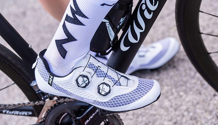 Arsui Chaussures De Cyclisme sur Route Chaussures De V/élo pour Hommes Chaussures De V/élo L/ég/ères Et R/ésistantes /À lusure Chaussures De V/élo De Route Chaussures De V/élo De Montagne