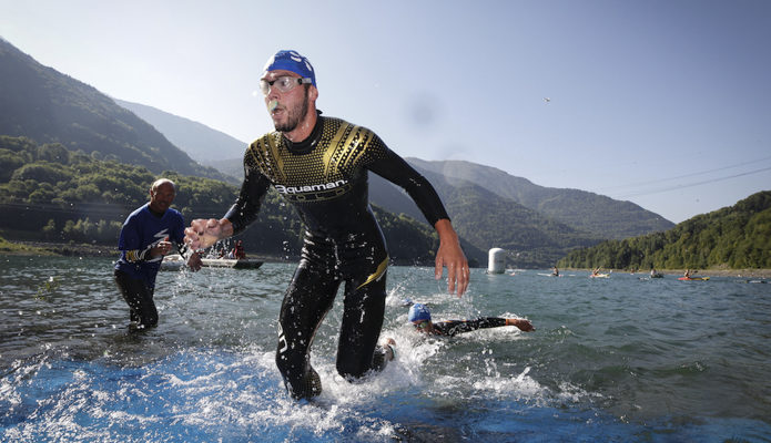 Pourquoi les triathlètes portent-ils une combinaison néoprène ? -   votre magazine vélo et triathlon