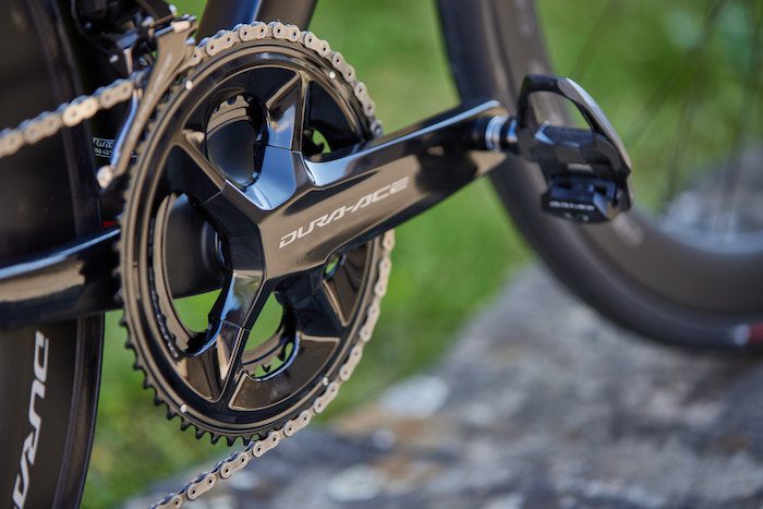 Nouveaux groupes Shimano Dura-Ace et Ultegra Di2 : transmission électronique 12 vitesses sans fil, pour freins à disque ou à patins