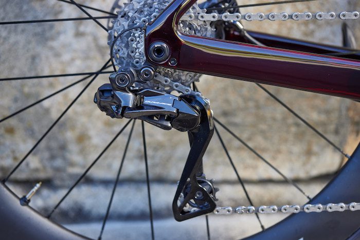 Nouveaux groupes Shimano Dura-Ace et Ultegra Di2 : transmission électronique 12 vitesses sans fil, pour freins à disque ou à patins