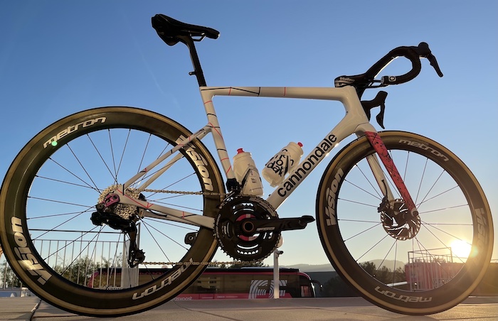 Pro-uitrusting: fietsen en truien voor de World Tour-teams van 2022
