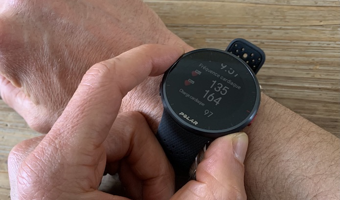 Polar Pacer Pro – Montre de sport GPS avancée, moniteur de fréquence  cardiaque, montre intelligente pour homme et femme, montre d'entraînement