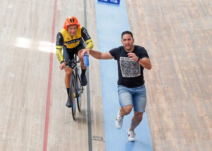 Vincent Martins brak het wereldrecord op de 100 km op de baan