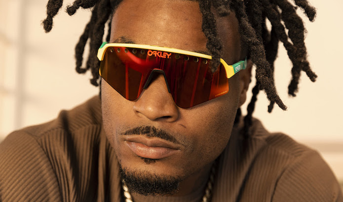 Oakley rend hommage au modèle original des Eyeshade avec les Sutro