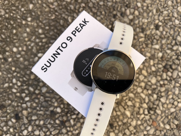 Montres GPS Suunto pour la randonnée, le triathlon, la course à