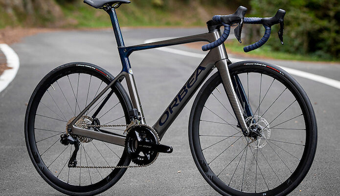 Orbea lance les Orca et Orca Aero équipés avec le Shimano 105 Di2