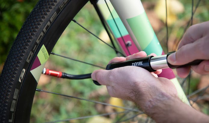 Mini Pompe Zéfal Gravel - Ultra Légère Et Super Résistante Pour Vélos Gravel (Noir, 180mm)