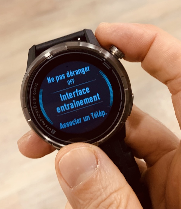 Test Décathlon GPS 900 by Coros : une montre GPS de trail au prix abordable