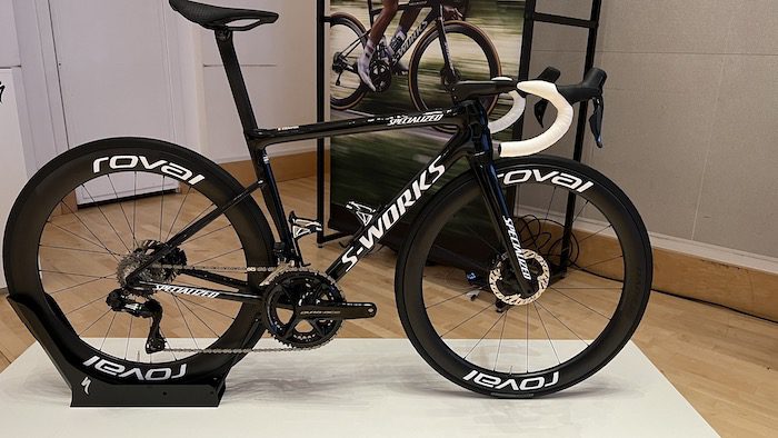 Een gelimiteerde editie "Project Black" Tarmac SL8