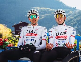 L’équipe UAE Team Emirates de Tadej Pogacar présente son nouveau maillot et son vélo pour la saison 2024