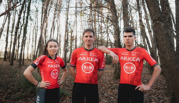 L'équipe Arkéa-B & B Hotels présente son nouveau maillot pour 2024