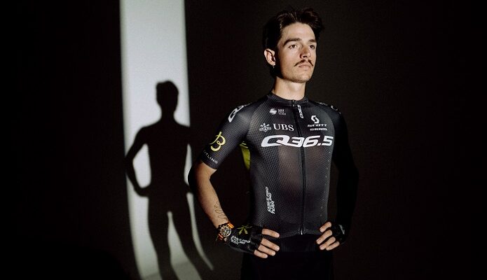Les détails derrière le nouveau maillot de l'équipe professionnelle Q36.5 Pro Cycling Team