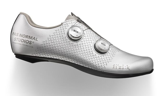 Pas Normal Studios et Fizik étendent leur collaboration avec une toute nouvelle chaussure de route