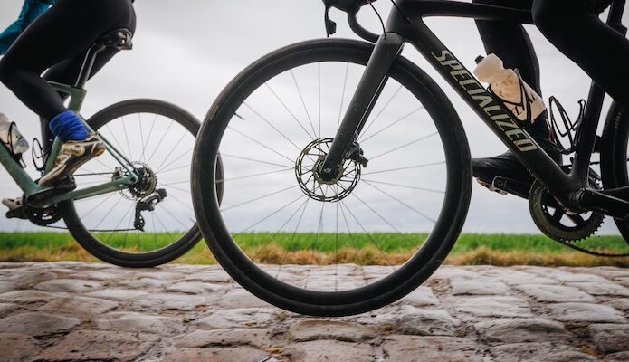 Essai du Specialized Roubaix SL8 Expert sur les pavés de l'Enfer du Nord
