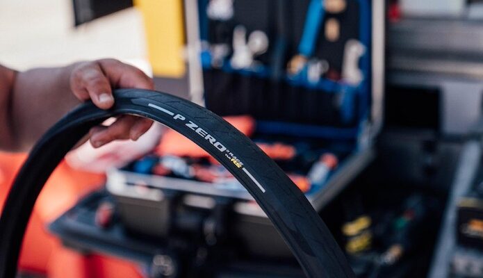 Pirelli lance le P Zero Race TLR RS : le pneu de course pour des performances au top