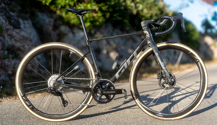 Girs KOM «King of Mountain» : le Vélo Ultime pour conquérir les sommets
