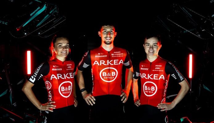 Le nouveau maillot de l'équipe Arkea-B&B Hotels pour 2025