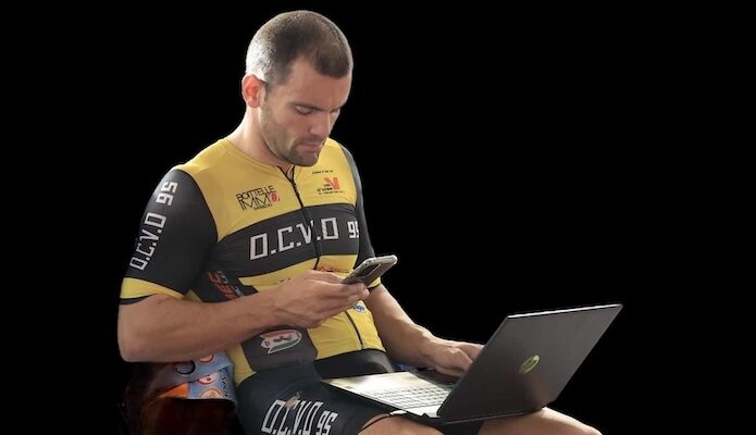 Dans l’ombre de la gloire : les confessions de Vincent Martins, l’entraîneur aux liens brisés Dans l’ombre de la gloire : les confessions de Vincent Martins, l’entraîneur aux liens brisés