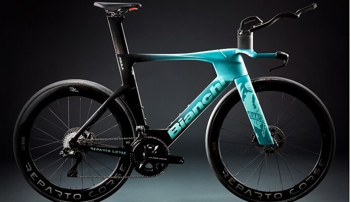 Bianchi dévoile le nouveau modèle de Contre-La-Montre Aquila RC