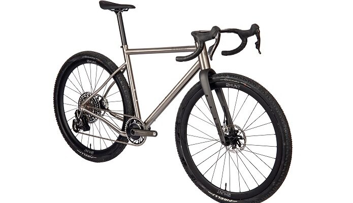 BlackHeart Bike présente son nouveau Gravel Titane