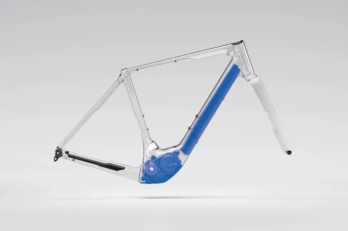 Vue en transparence de l'intégration du moteur Shimano EP8 et de la batterie dans le cadre carbone de l'Orbea Denna