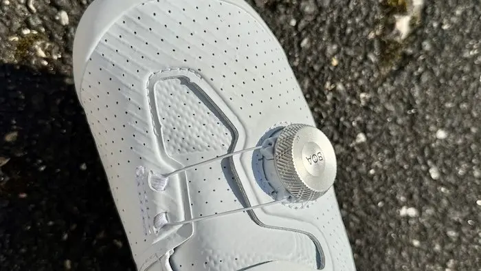 Serrage Boa d'une chaussure de vélo