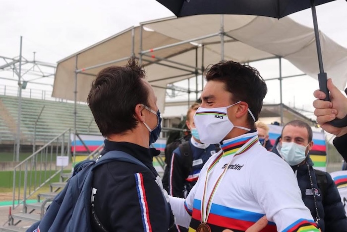 Emmanuel Brunet, o alquimista discreto do ciclismo francês