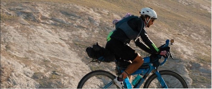 Julbo and its Finisher helmet, an ally for Gravel and long distances