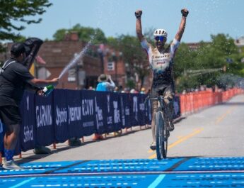 Records battus à l’UNBOUND Gravel 2025 : Migoń et Jones brillent à Emporia