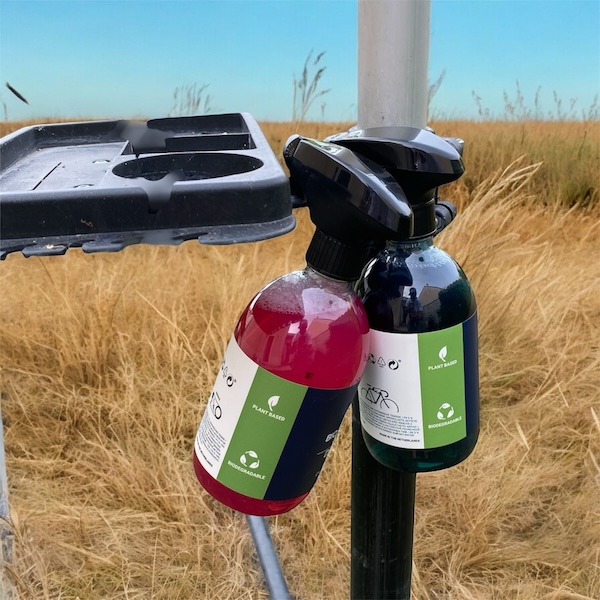 BBB BioReadyWash e BioDrivetrain Cleaner: pulito e biologico