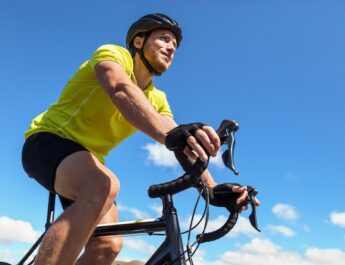 Faut-il sauter le petit-déj avant de pédaler ?