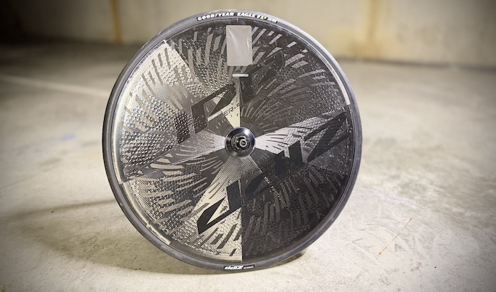 Test de la roue lenticulaire Zipp Super-9