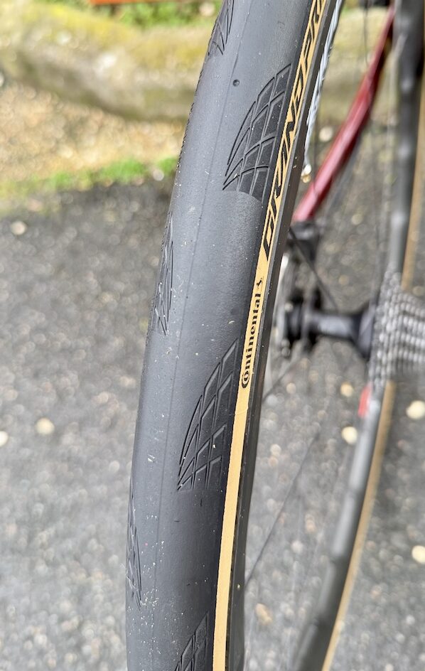 Continental GP 5000 AS TR 700x28, vue de la bande de roulement