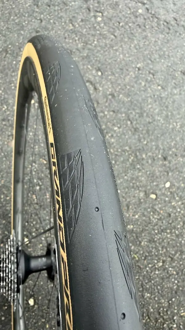 Continental GP 5000 AS TR 700x28, témoins d'usure