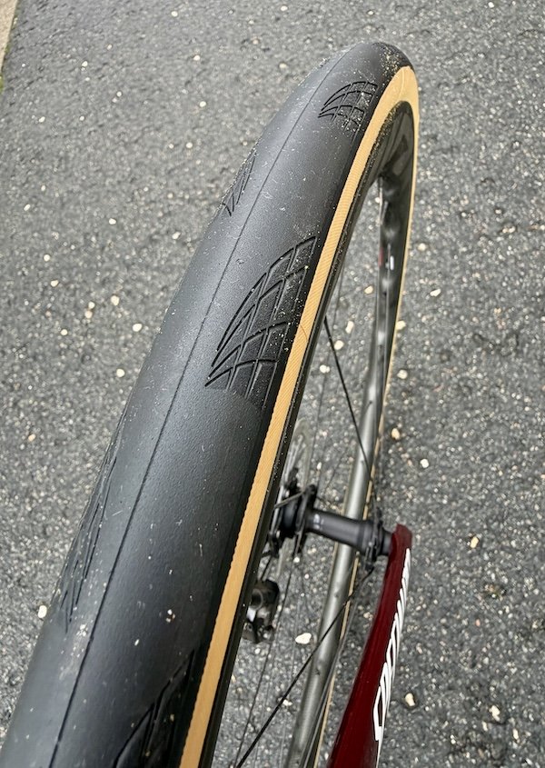 Continental GP 5000 AS TR 700x28, vu de dessus