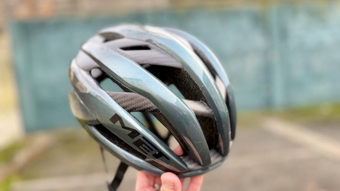 MET Trenta 3K Carbon