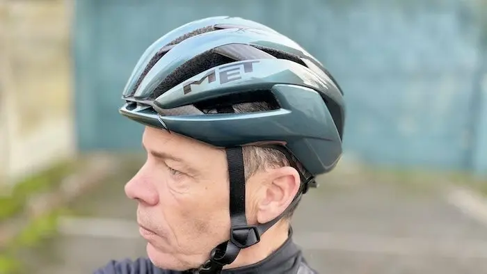 MET Trenta 3K Carbon