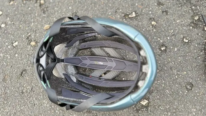 MET Trenta 3K Carbon