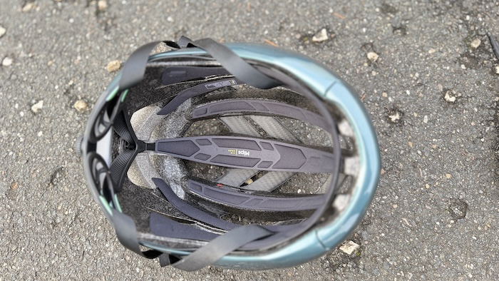 MET Trenta 3K Carbon