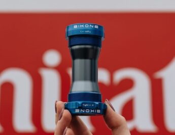 BIKONE lance le BSA Road Ceramic Aero UAE : un boîtier de pédalier ultra-performant pour 2026
