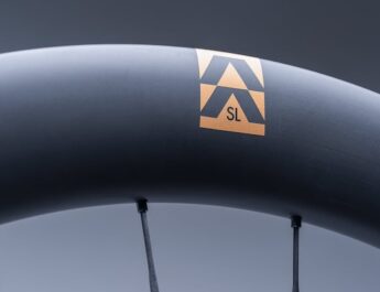 Reserve dévoile les roues SL équipées de moyeux Tune