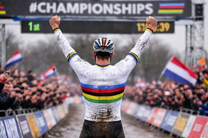 VDP célèbre à la Ronaldo pour faire vivre le cyclisme