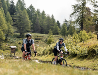 Une idée cadeau pour la Saint-Valentin : rouler à deux sur les pentes mythiques du Stelvio
