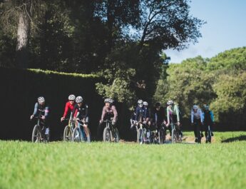 3T présente l’équipe Reverb Cycling (Gravel) à Gérone
