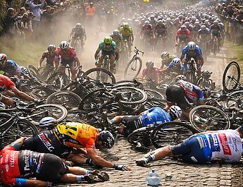 Peloton sous tension : pourquoi toujours plus de chutes ?