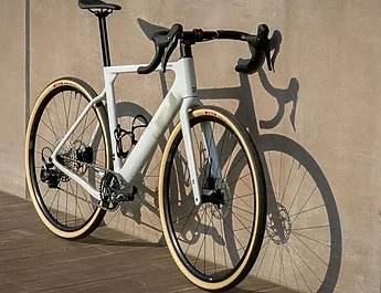 Vittoria présente deux nouvelles options plus larges pour ses jantes hautes performances