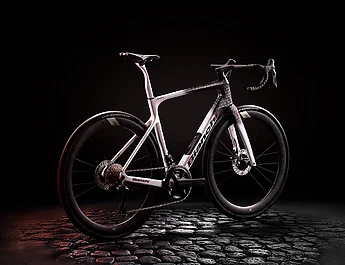 Bianchi dévoile l’Infinito Paris‑Roubaix en Édition Limitée