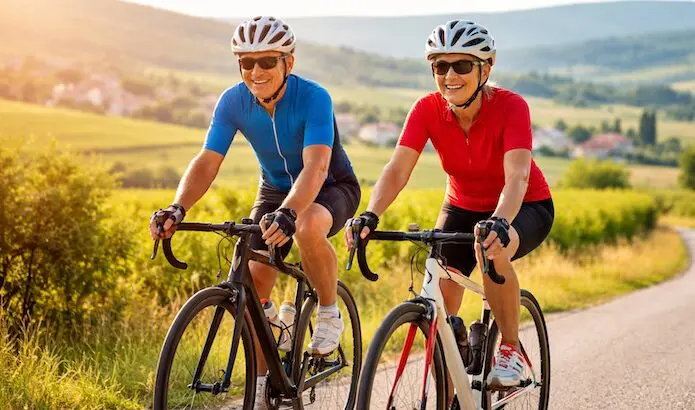 Rouler après 60 ans : nos conseils pour rester en forme